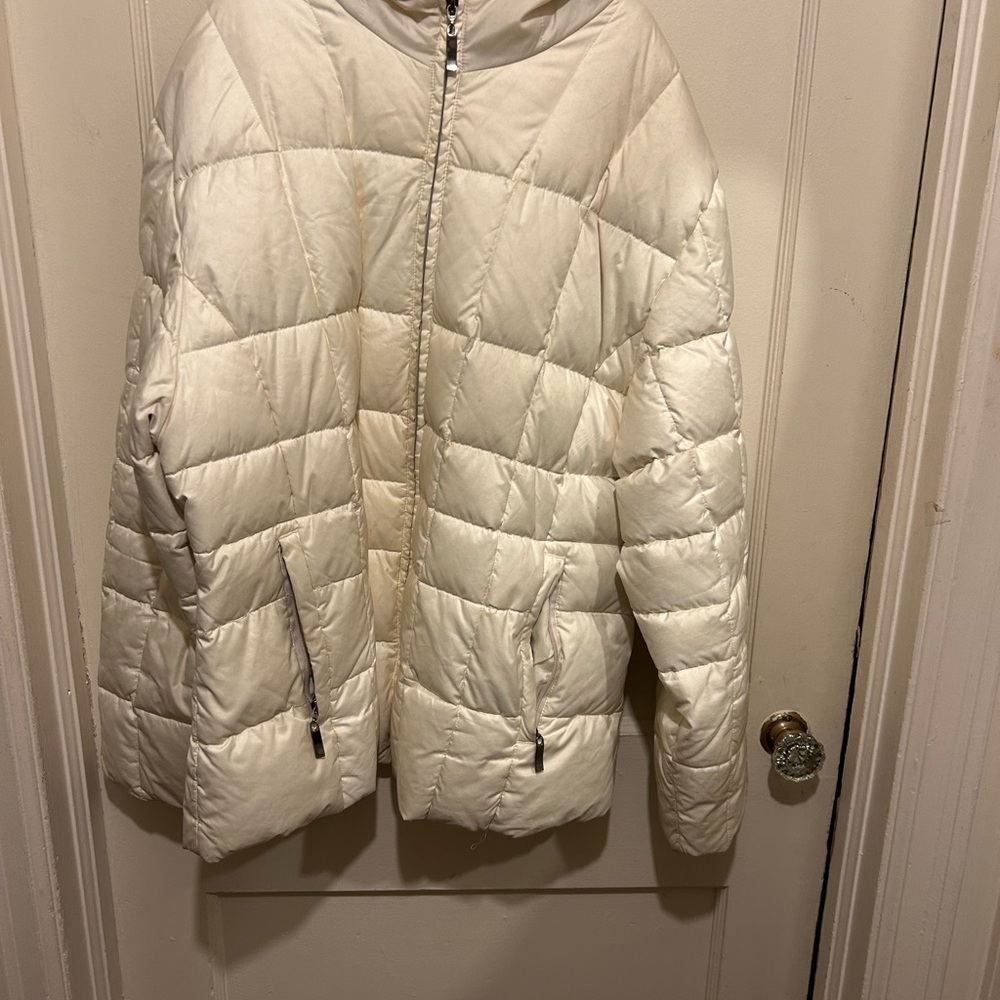 Relativity Women's Off-White Puffer Jacket